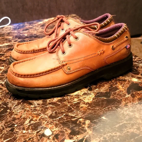 Shoes - Picture 1 of 4